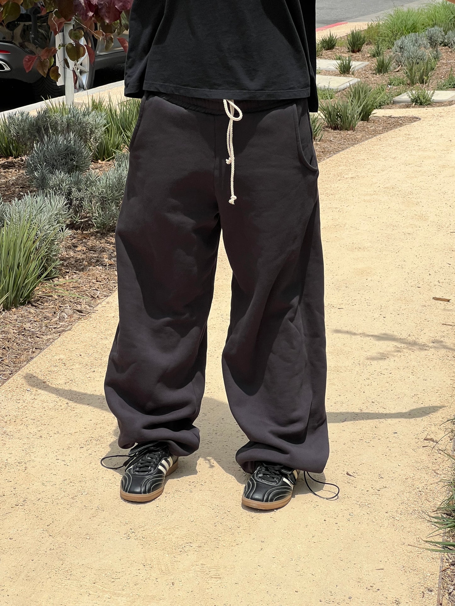 Not So Basic Sweatpants(Black)