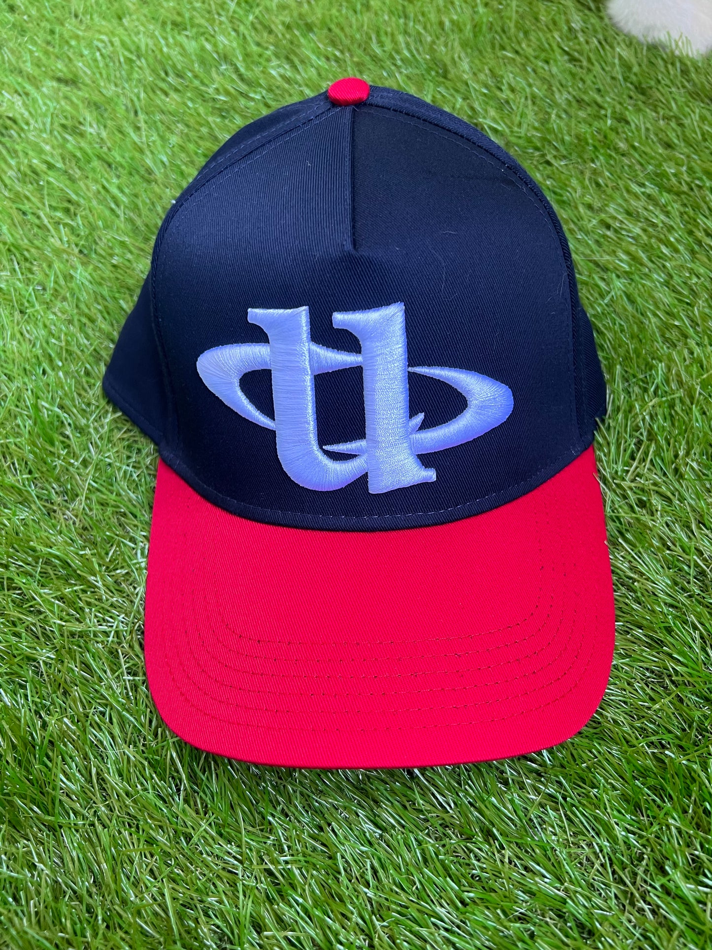 U Logo Hat(Navy/Red)